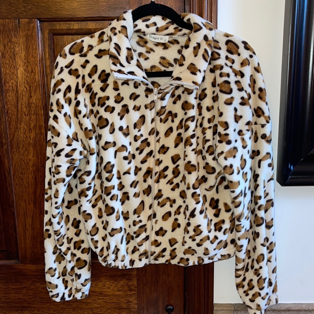 Cozy Leopard Print Zip Up Jacket